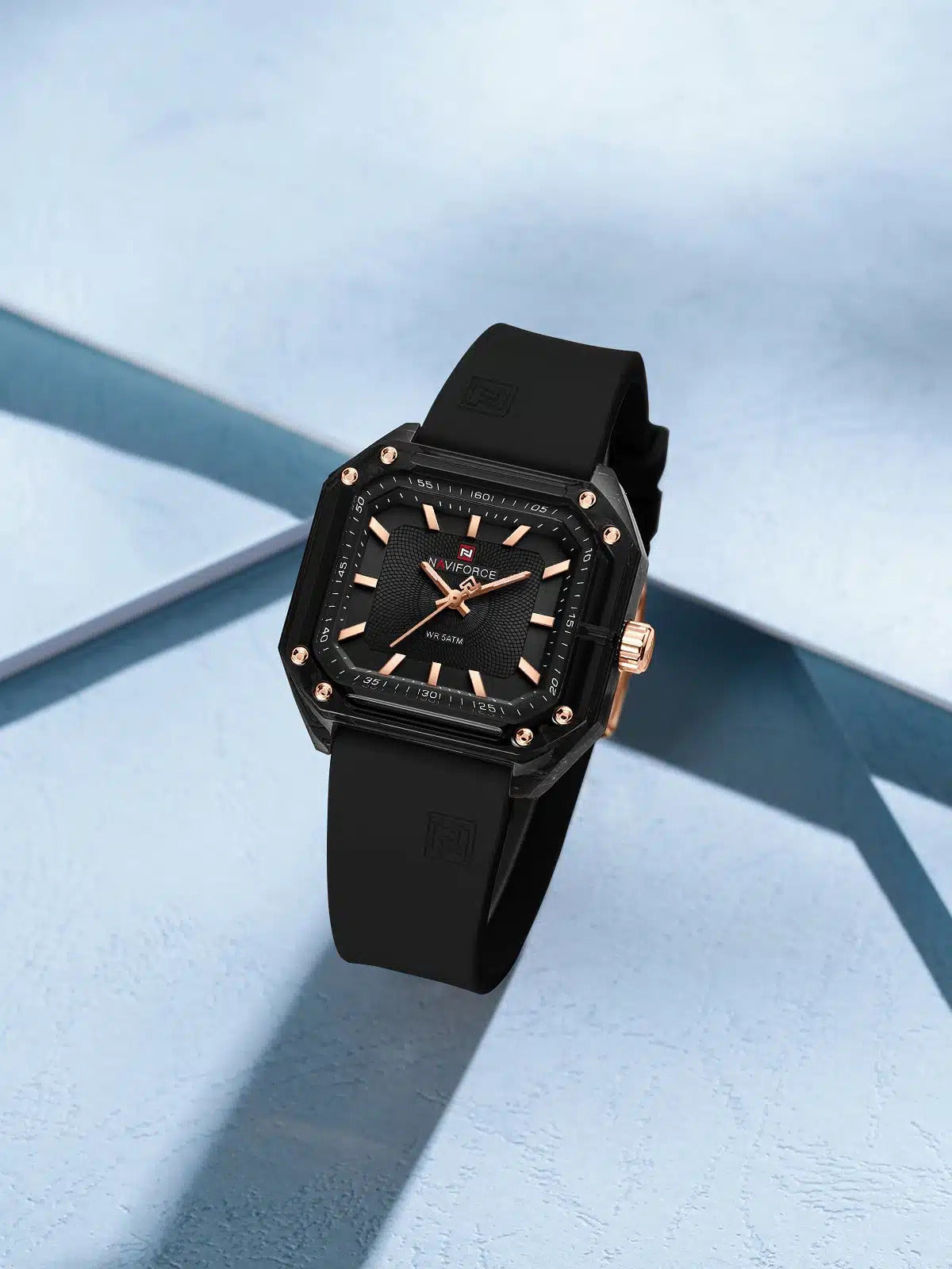 Reloj de pulsera Naviforce 7106